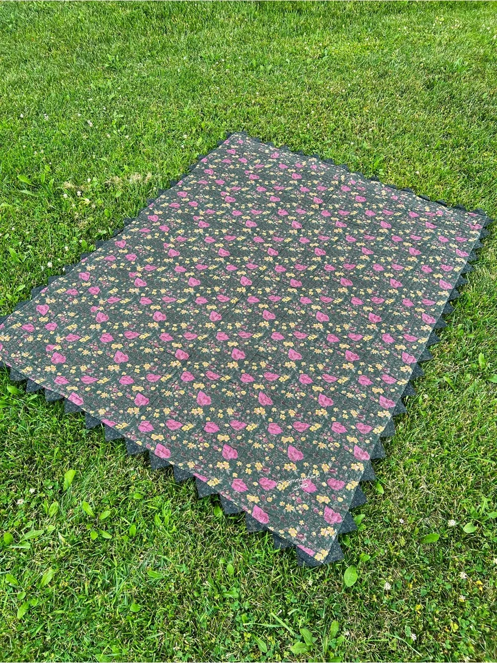 Vintage Handmade Log Cabin Quilt